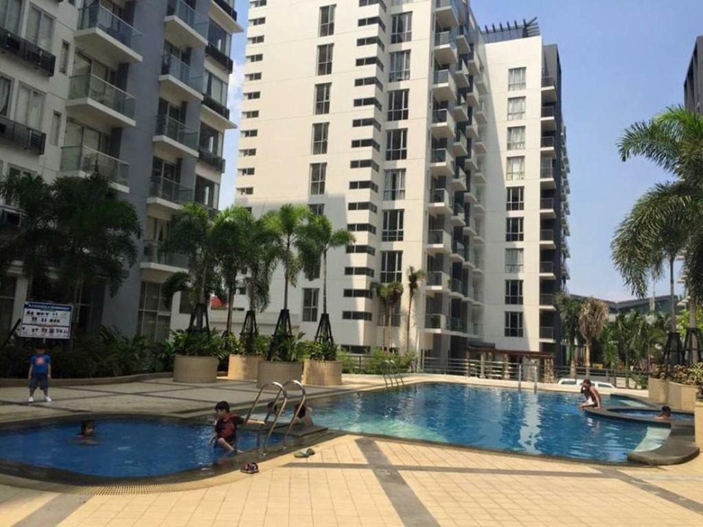 One Palm Tree Villas Manila Esterno foto